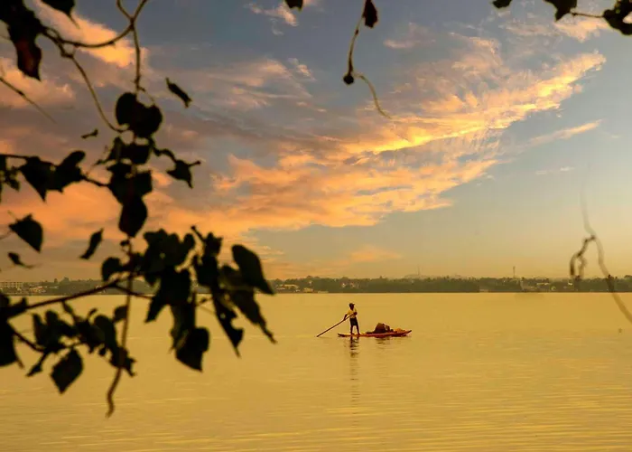 Hiru Lagoon Negombo