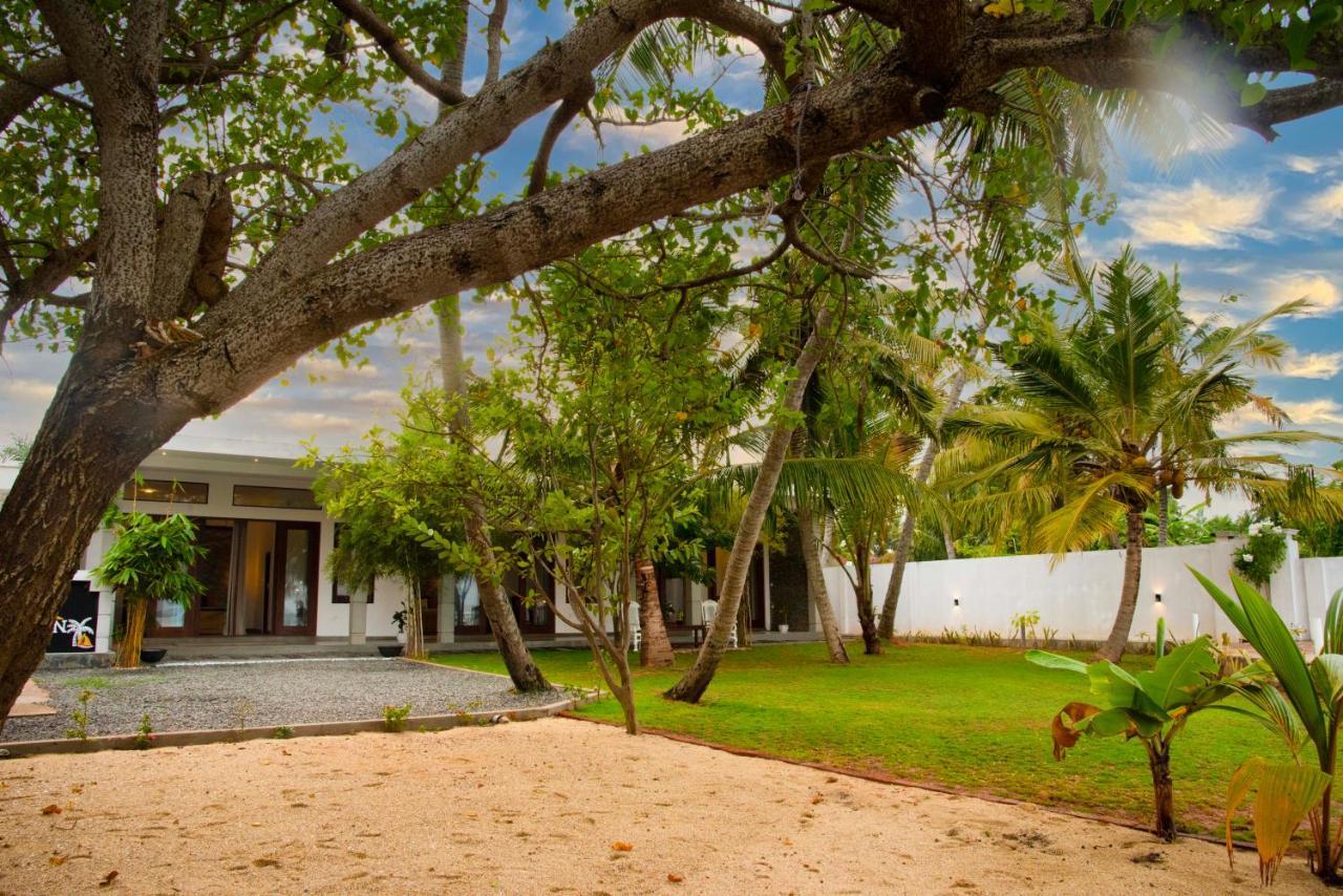 Hiru Lagoon *